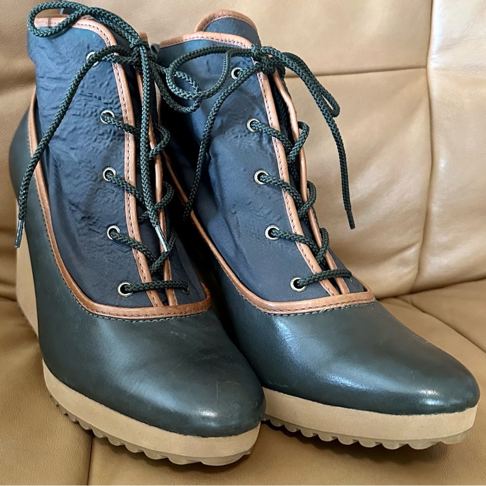 Beautiful LL Bean Signature Duck Boot Wedges